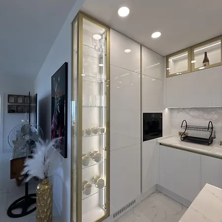 Premium! Skyline Panorama Full Sea View, Pool, Sauna, Free Parking! * Warna