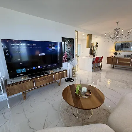 Premium! Skyline Panorama Full Sea View, Pool, Sauna, Free Parking! Apartament