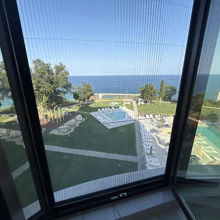 Premium! Skyline Panorama Full Sea View, Pool, Sauna, Free Parking! Apartament
